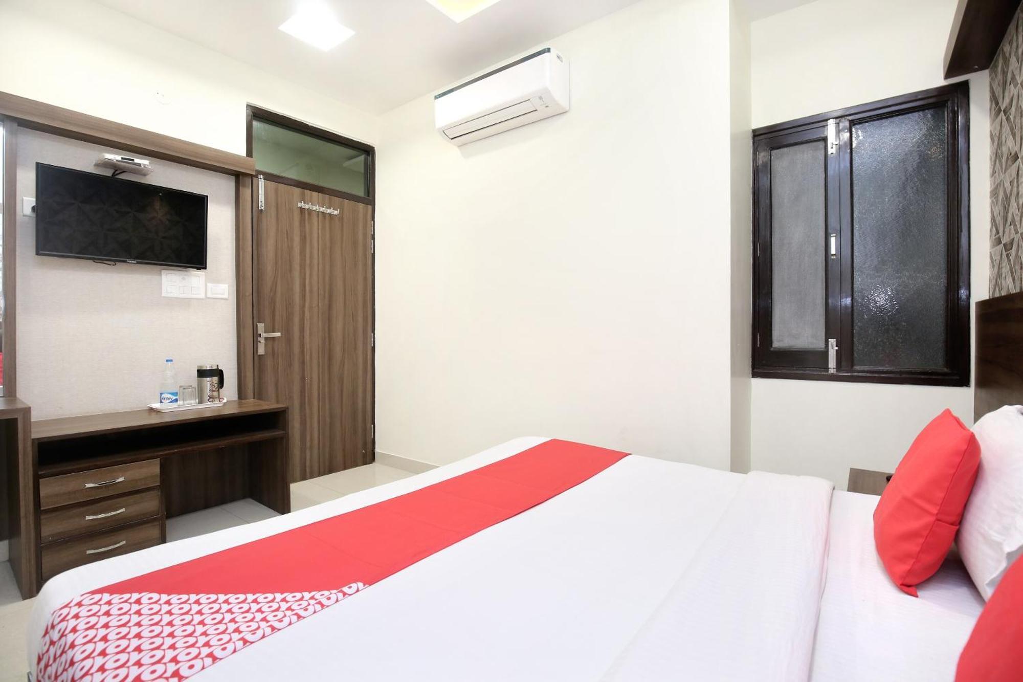 Oyo 17307 Hotel Kings Amritsar Exterior photo