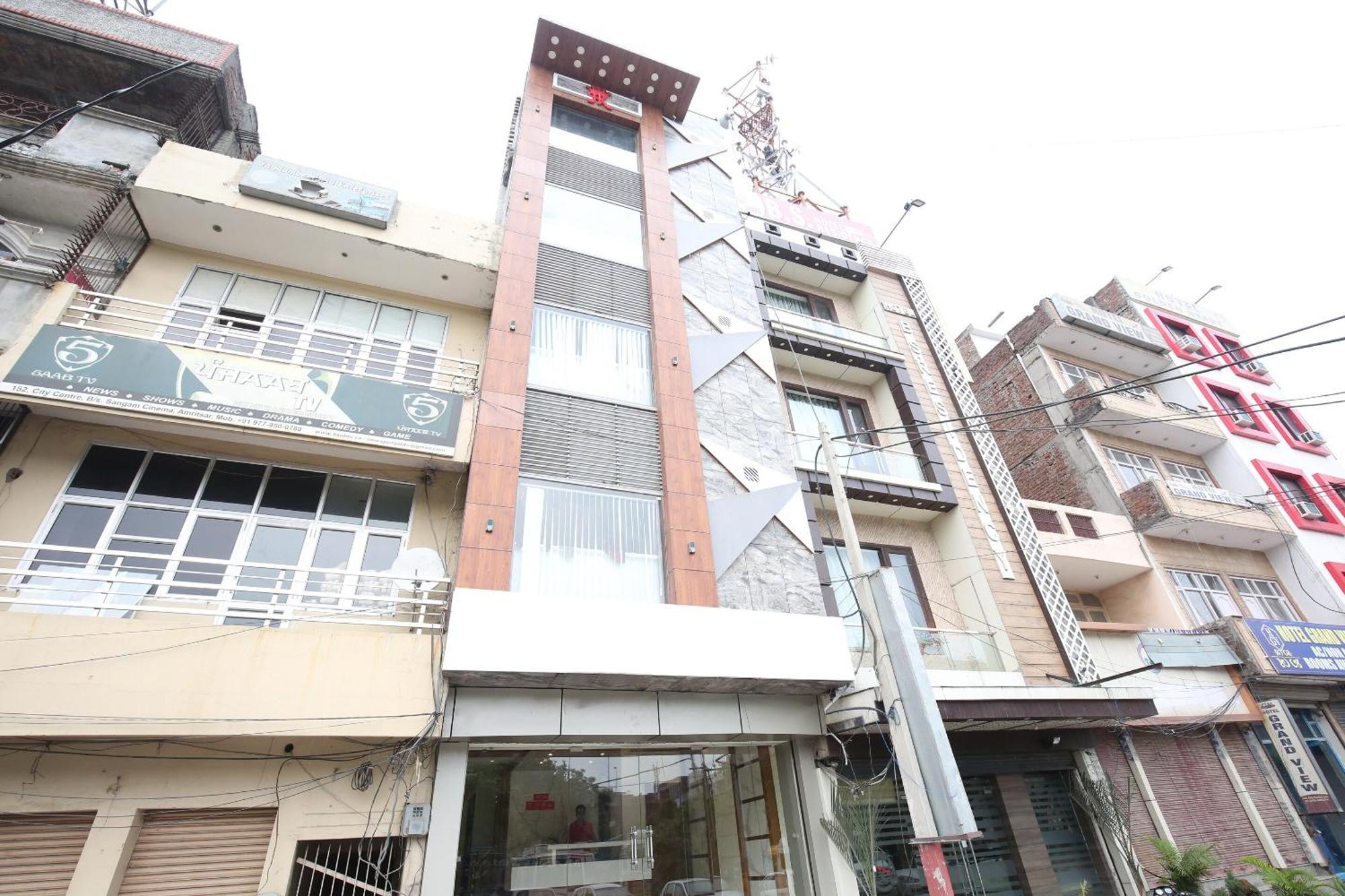 Oyo 17307 Hotel Kings Amritsar Exterior photo